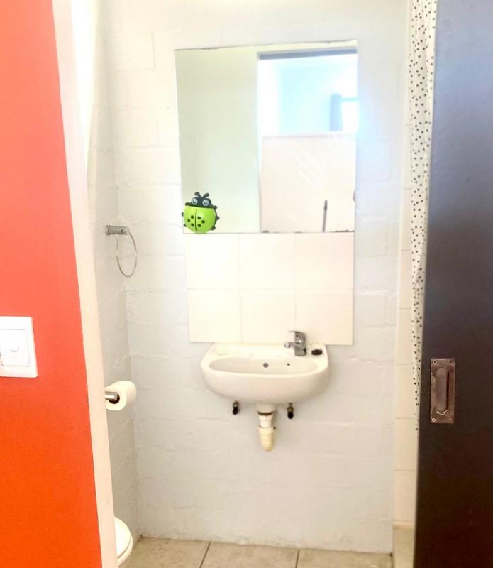 To Let 1 Bedroom Property for Rent in Wynberg Western Cape